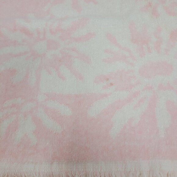 2 PC Vintage Floral Towels Cotton Pink Polka Dots MCM Retro 60s 70s Flaw - Picture 4 of 4